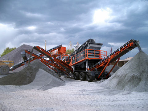 Sandvik UH320 Portátil chancadora cónico y la unidad de cribado